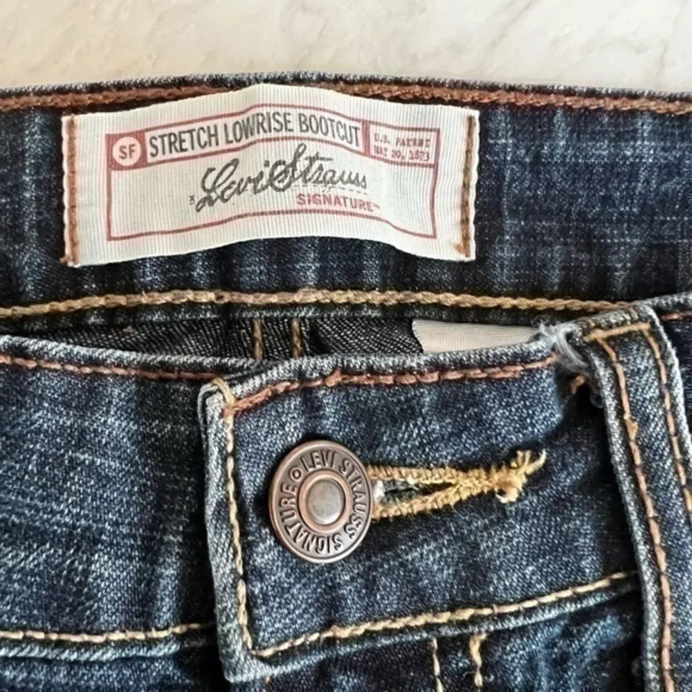 LEVI'S STRAUSS Signature Juniors Stretch Low Rise Bootcut Denim Blue Jeans-Sz 7M